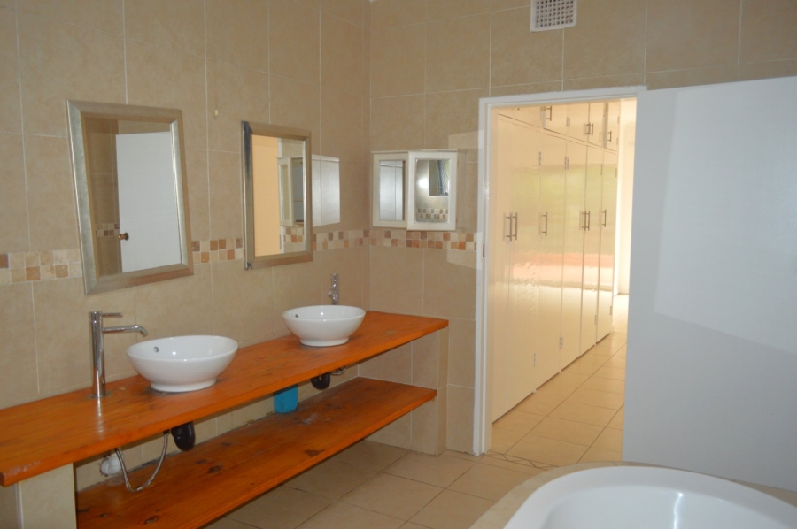 4 Bedroom Property for Sale in Wilkeville North West